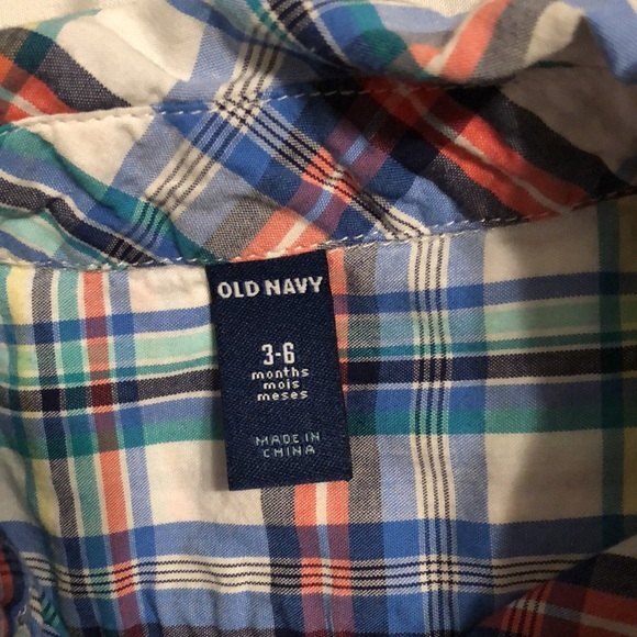 Old navy plaid button up size 3-6m - Picture 4 of 4